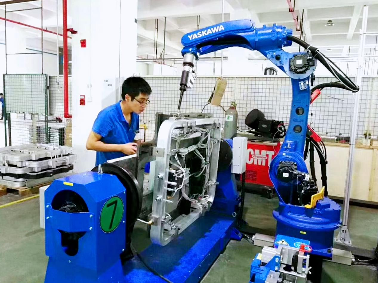 焊接机器人简介